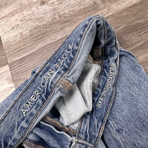 American Eagle Mid Wash Womens 8 Relaxed‎ Thrashed Distressed Denim Mom Jeans - Picture 3 of 11